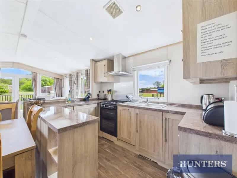 2 Bedroom Park Home in Sewerby - Seaside Escape