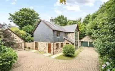 Spacious Family Home with Detached Annexe and Double Garage in Charlestown