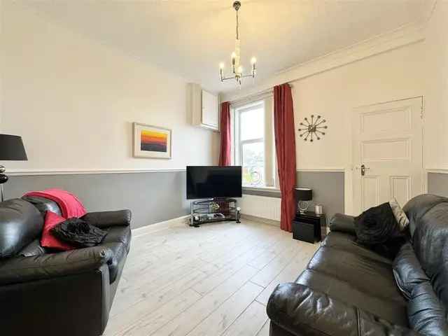 3 bedroom flat  for sale