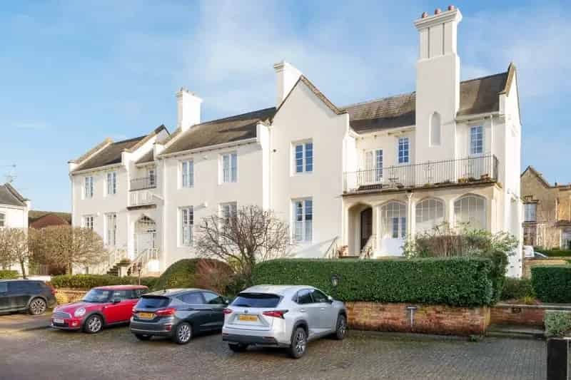 2 bedroom flat to rent