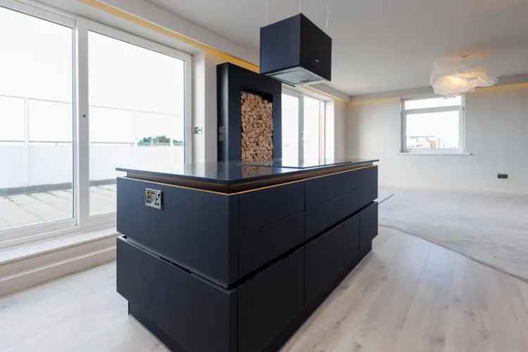 3 Bedroom Penthouse Apartment with Bay Views