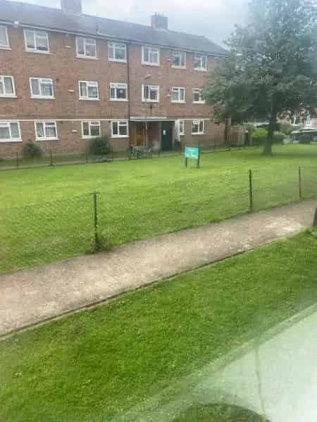Large 4-Bed Ground Floor Flat with Gardens Disabled Access Wandsworth Multi Swap