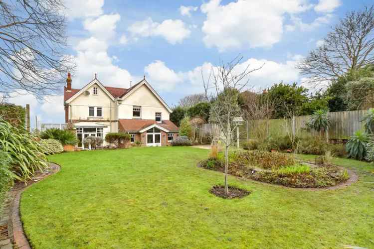 Detached House for sale with 4 bedrooms, Totland Bay, Isle of Wight