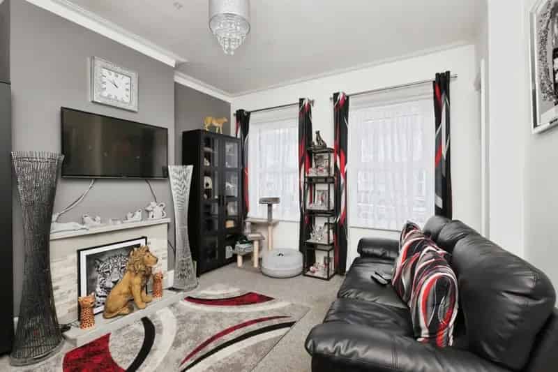 3 Bedroom House Near Eastbourne Seafront - No Onward Chain