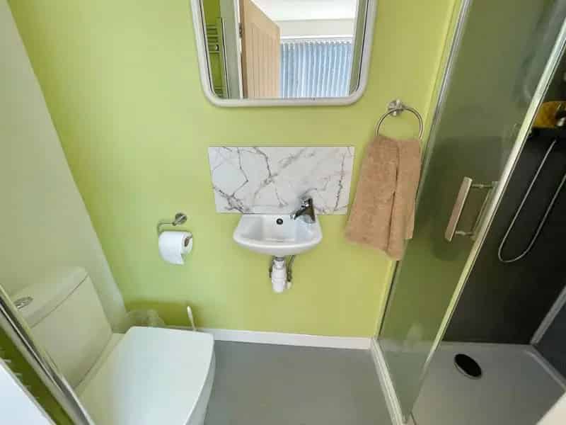 4 Bedroom Semi Detached House with Annex To Rent