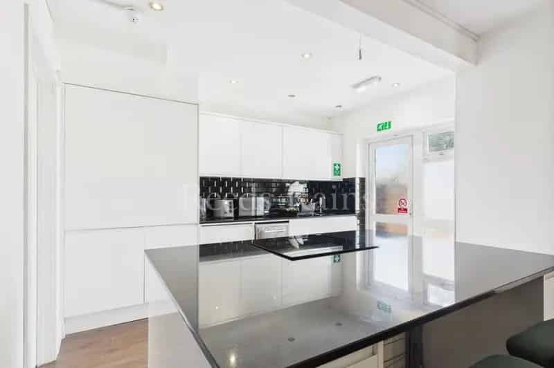 3 Bedroom Semi Detached House for Sale Dartford Kent