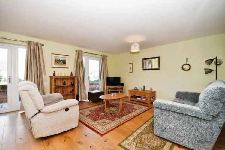 3 Bedroom Detached Bungalow with Double Garage For Sale