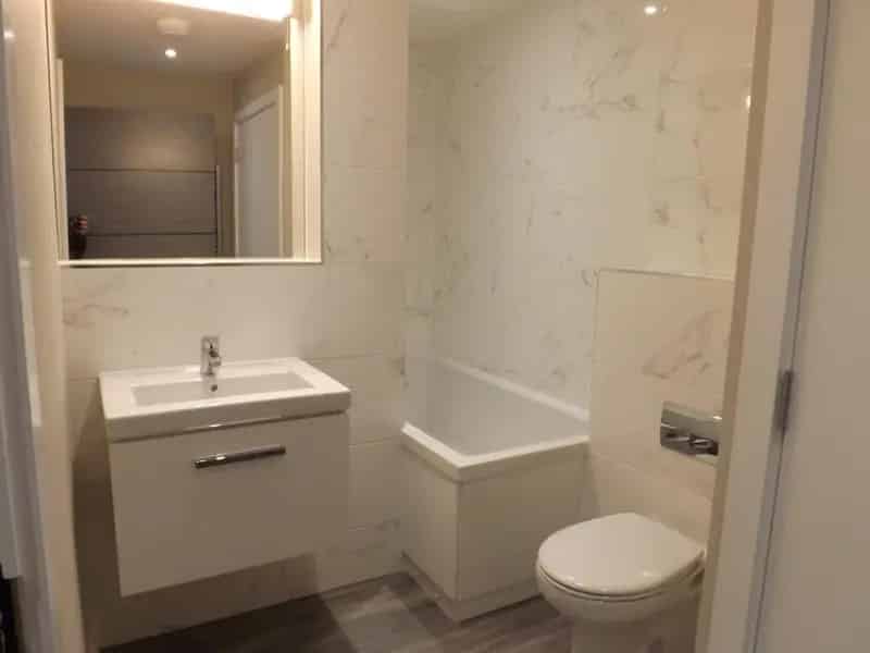 Studio Flat Town Center Zero Deposit Available