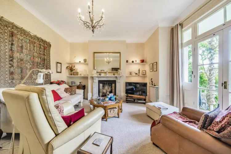 House For Sale in London, England