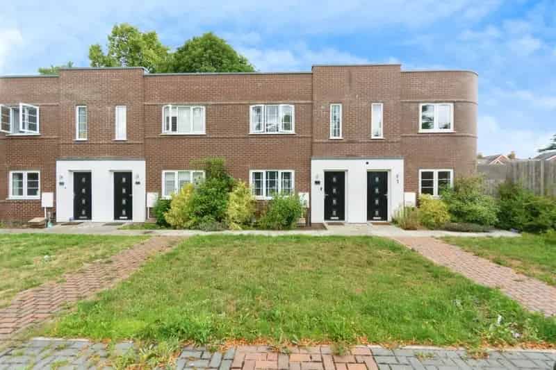 2 Bed Mid Terrace House Hall Green Modern Kitchen Diner