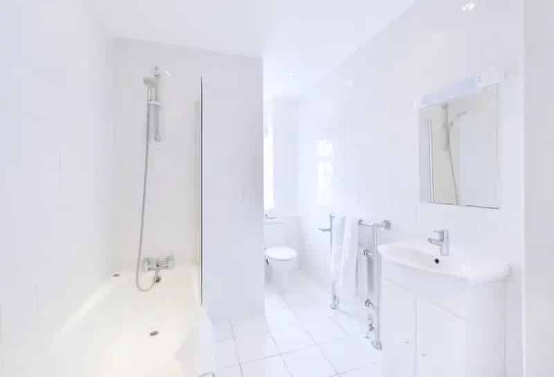 0 Bedroom Studio House to Rent near Hyde Park
