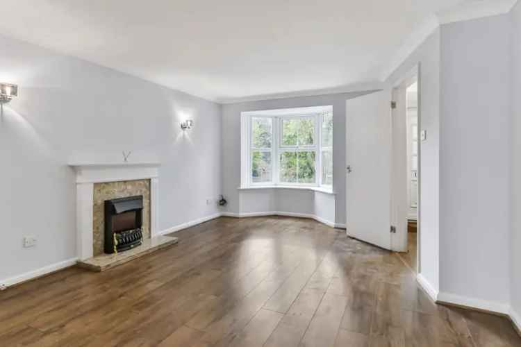 3 Bedroom Detached House For Sale in Broadstone