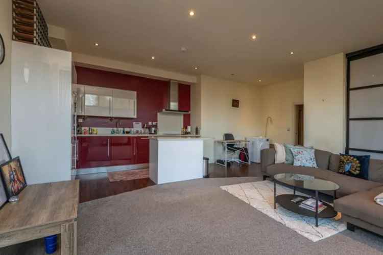 2 Bedroom Flat For Sale in Huddersfield Town Centre