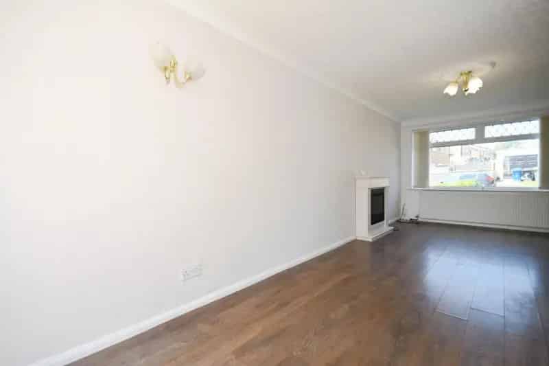2 Bedroom House for Sale - No Chain - Ideal First Home or Investment