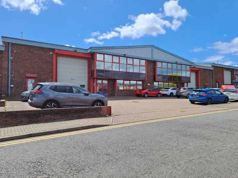 Modern High Specification Warehouse to Let