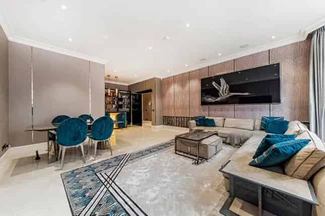 Flat for Sale in Park Street London W1K