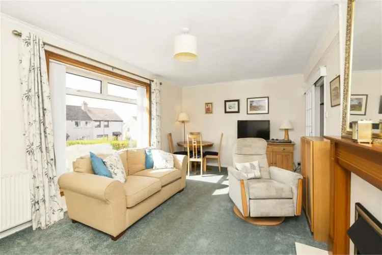 3 Bed Semi Detached House in Currie
