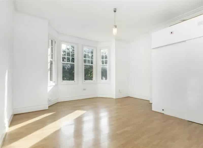 Refurbished Studio Apartment Bushy Park Views Private Balcony