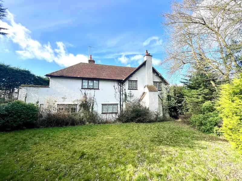 5 Bedroom Detached House Requiring Refurbishment Massive Potential