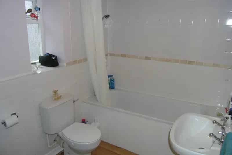 Two Bedroom Period Cottage Calne Town Centre Zero Deposit Available