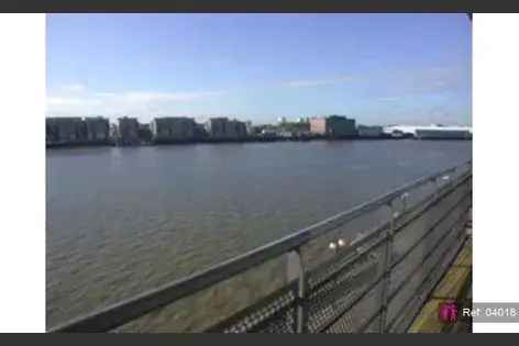 2 Bed 2 Bath River Thames View Flat Canary Wharf