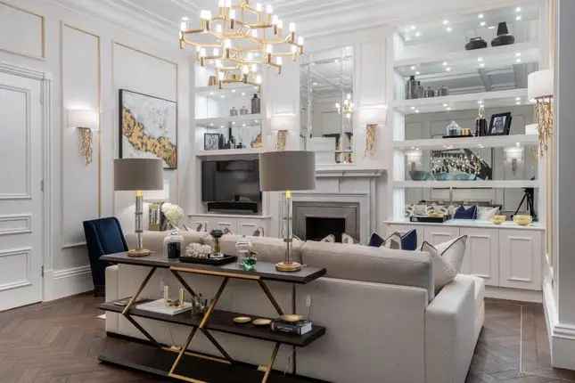 Flat for sale in Hyde Park Place, London W2