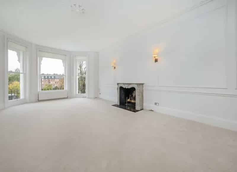 Three Double Bedroom Flat in Classic Italianate Villa