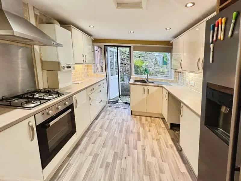 2 Bedroom Cottage for Sale in Barrow Bridge