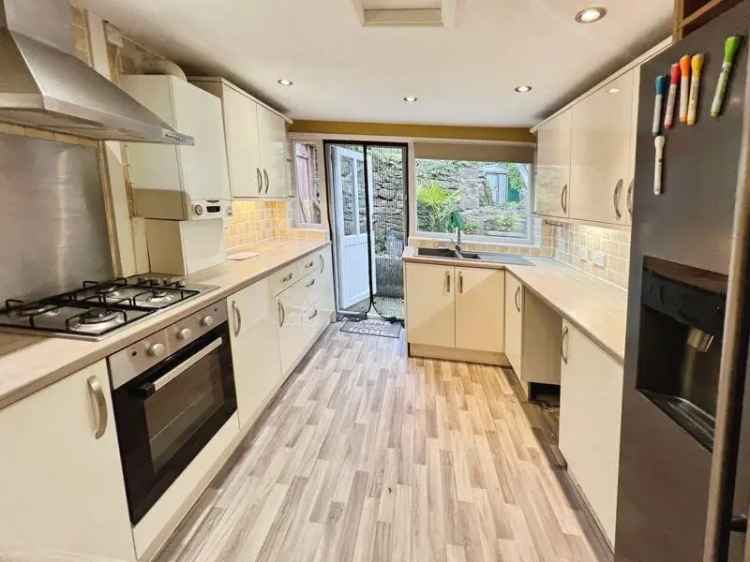 2 Bedroom Cottage for Sale in Barrow Bridge