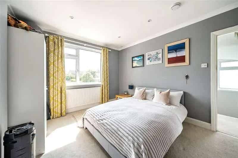 4 Bed House for Sale Near River Thames