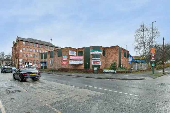 Freehold Office Building with Warehouse and Workshop