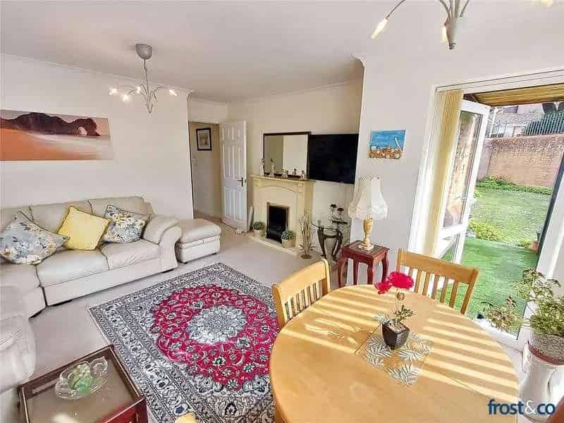 2 Bed Flat for Sale Ashley Cross Poole