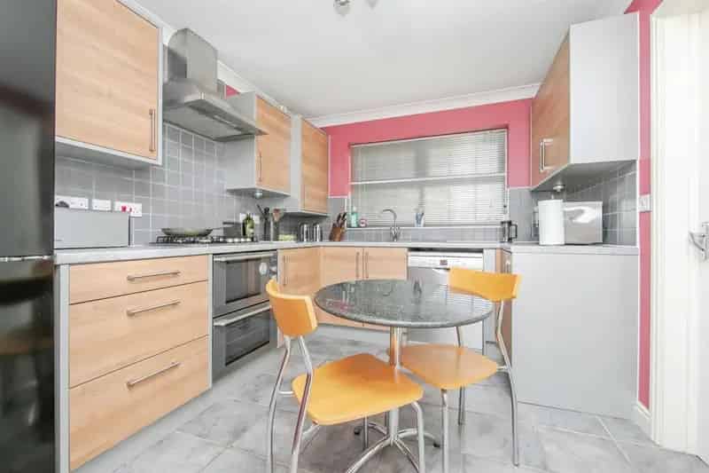 3 Bed Family Home with Ensuite and Garage