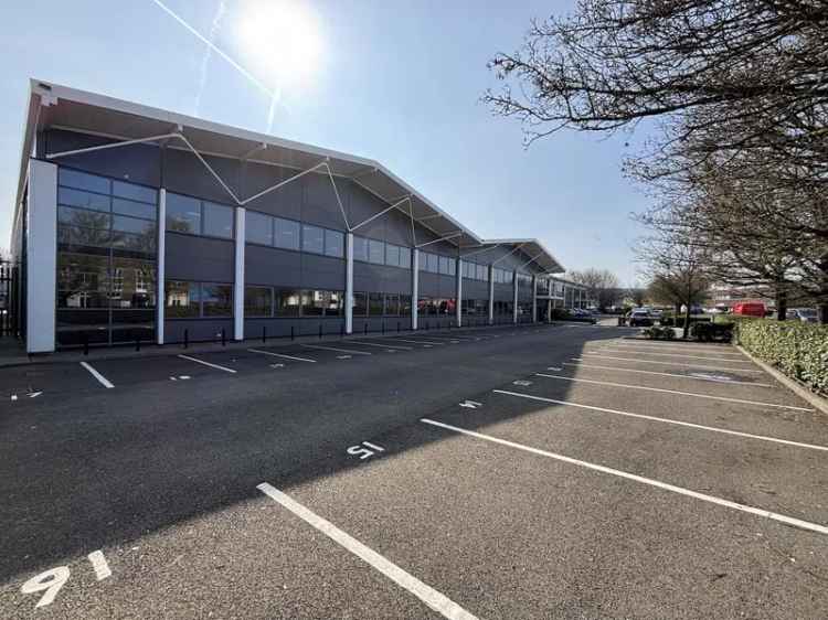 Refurbished Warehouse Unit Hemel Hempstead 6m Height 4 Loading Doors 61 Parking Spaces