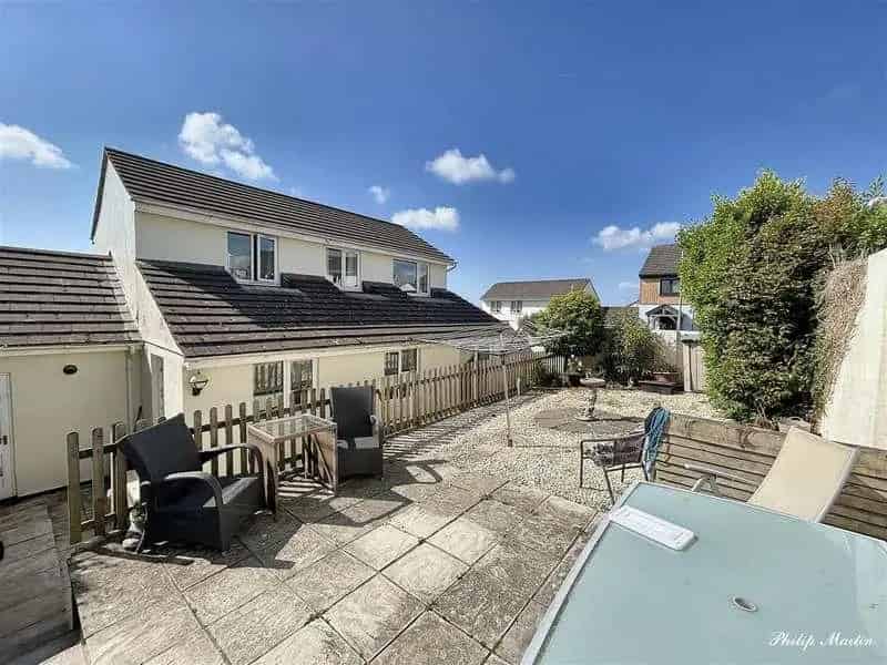4 Bed House for Sale Extended Detached House with Garage and Garden