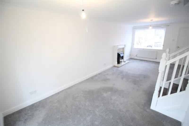 3 Bedroom Semi-Detached House to Rent