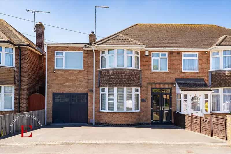 5 Bedroom Semi-Detached House for Sale