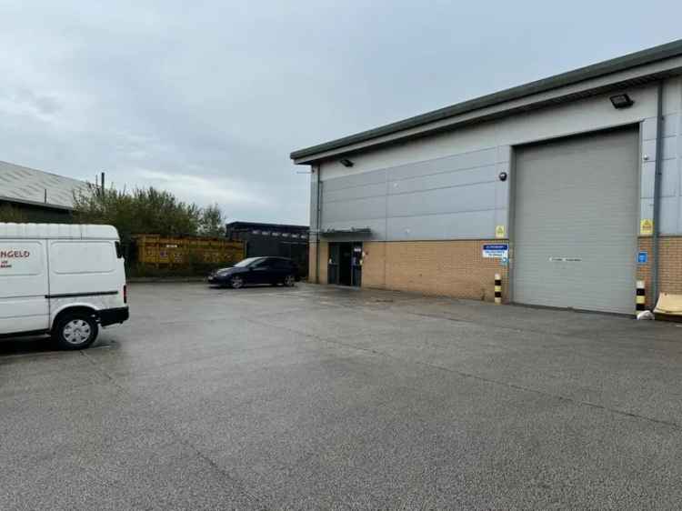 Modern Industrial Warehouse 5013 sq ft To Let