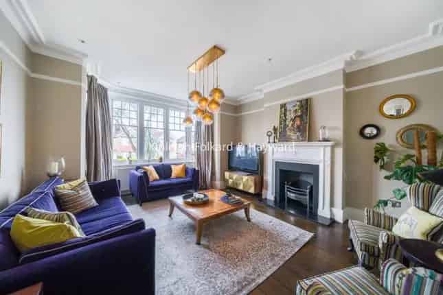 Six Bedroom Edwardian House for Sale in London N10