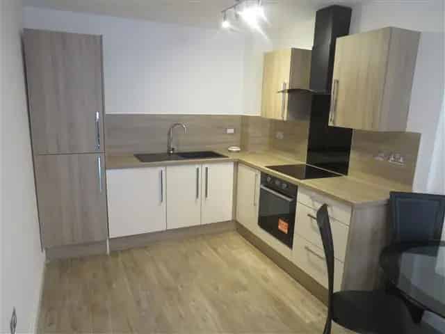 2 Bedroom Apartment Available June