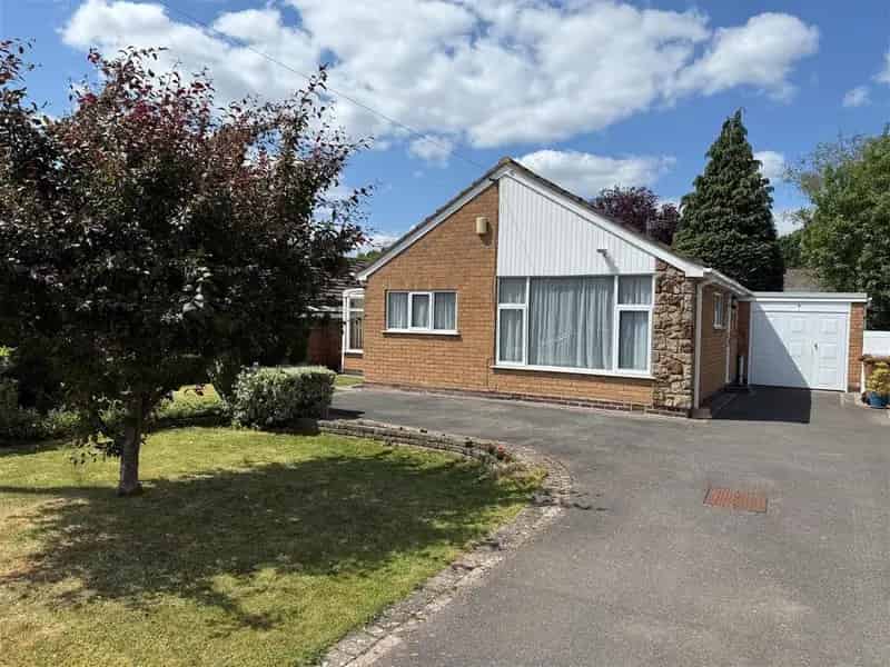 2 Bedroom Detached Bungalow for Sale