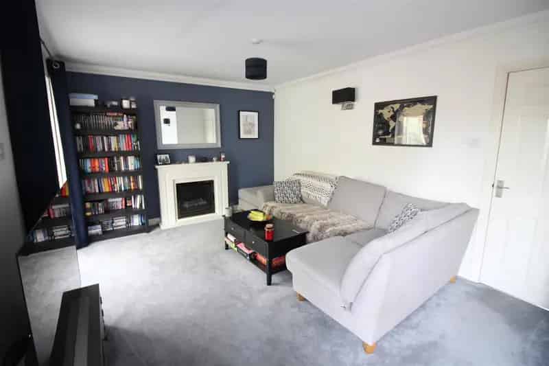 3 Bedroom Detached House to Rent