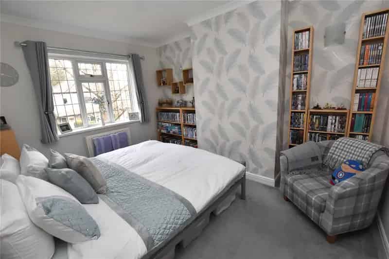 Three Bedroom Semi Detached House Near Shipley Train Station