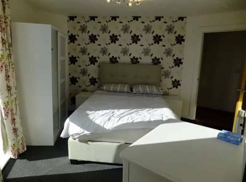 2 Bedroom Apartment To Let Near Manchester City Centre