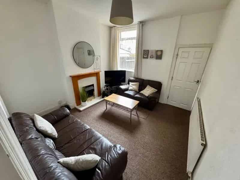 Student Room in 1 Bedroom House Share