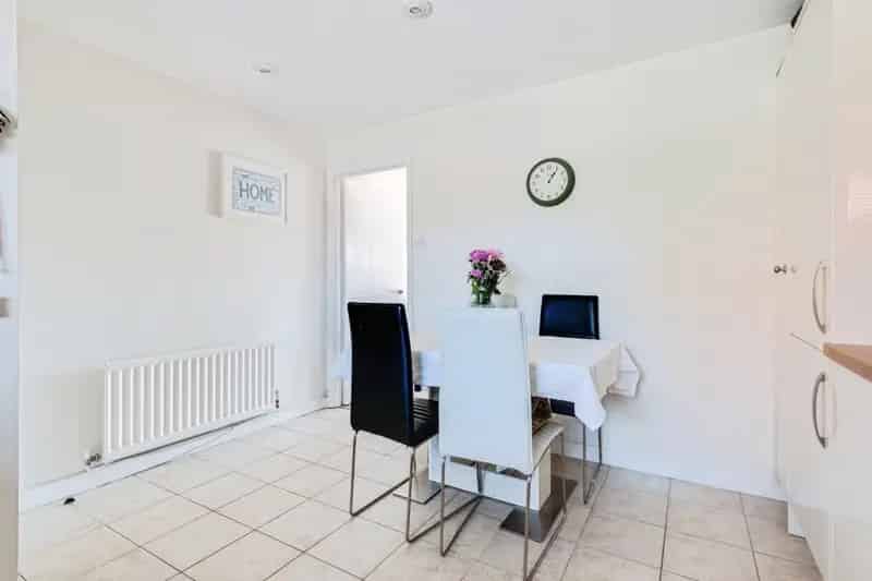 2 Bed Modern Family Home with Garage and Garden
