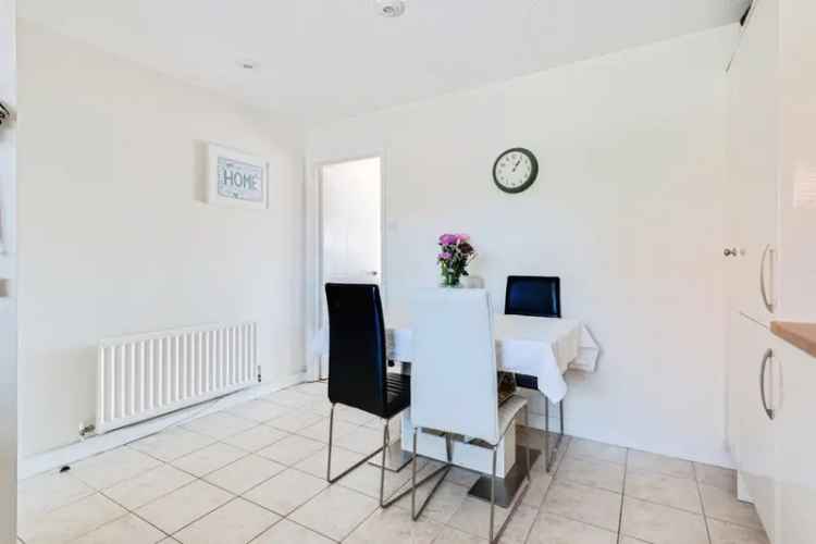 2 Bed Modern Family Home with Garage and Garden