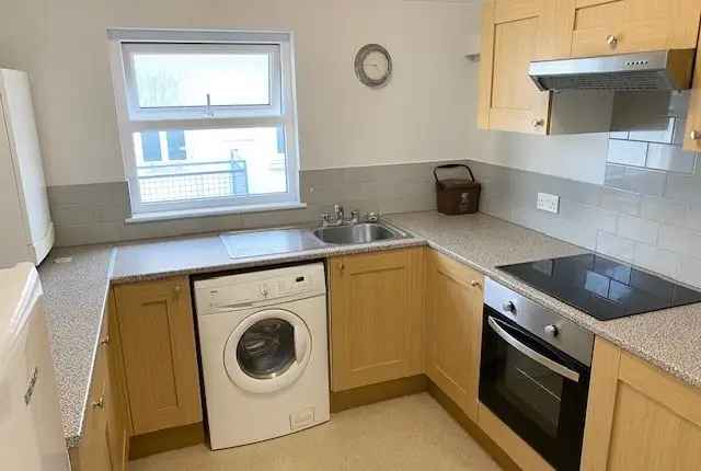 Flat to rent in Whitchurch Road, Heath, Cardiff CF14