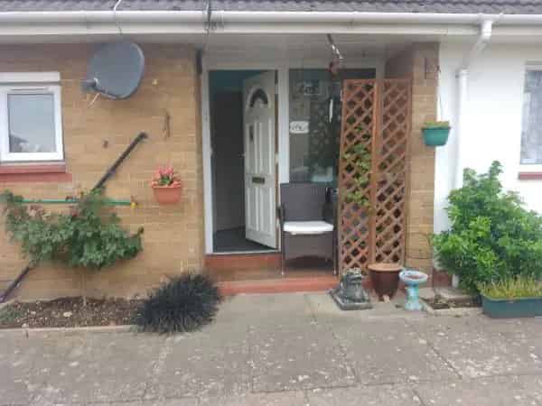 Hall Kitchen Bathroom Lounge Diner Bedroom Garden Pet Friendly