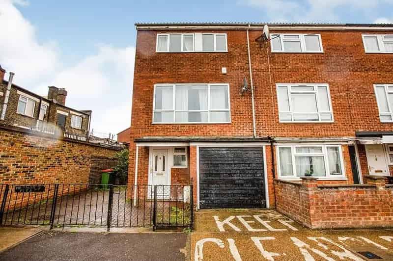 4 Bedroom House to Rent London E15